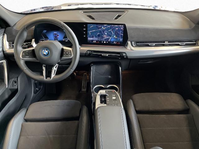 BMW iX2 – Bild 10