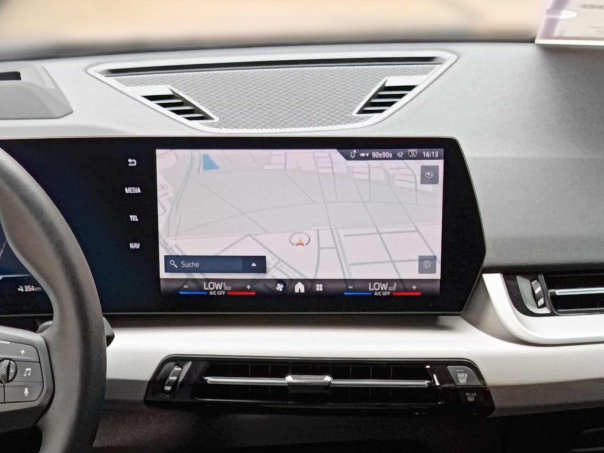 BMW iX2 – Bild 18
