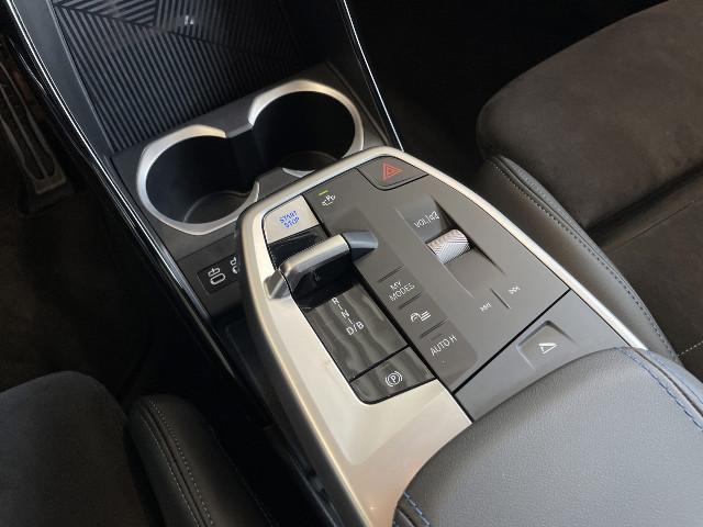 BMW iX2 – Bild 12
