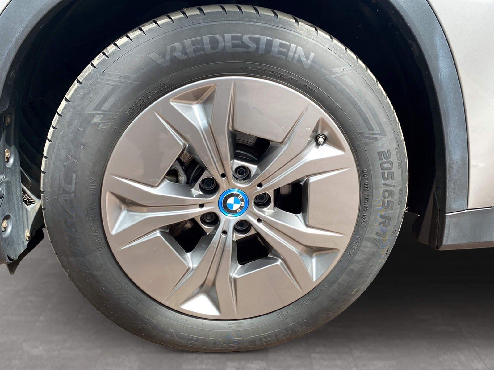 BMW iX1 – Bild 10