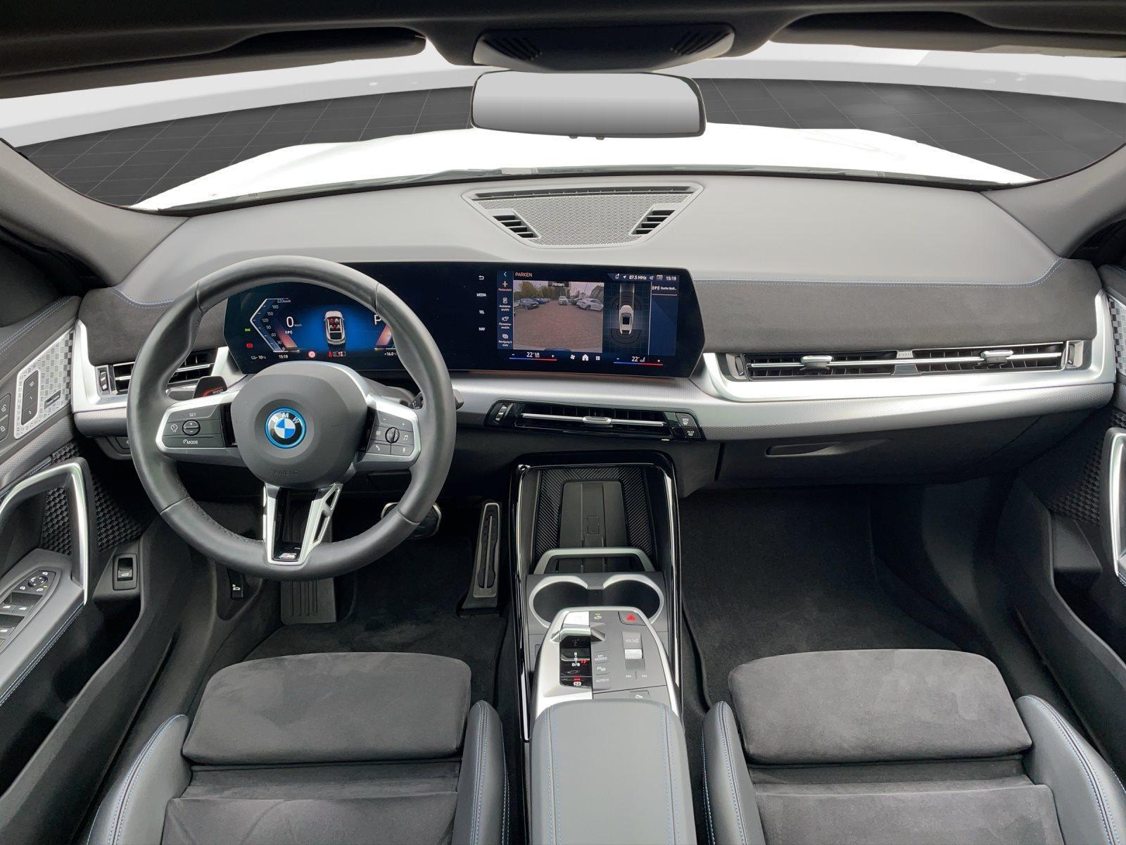 BMW iX2 – Bild 10