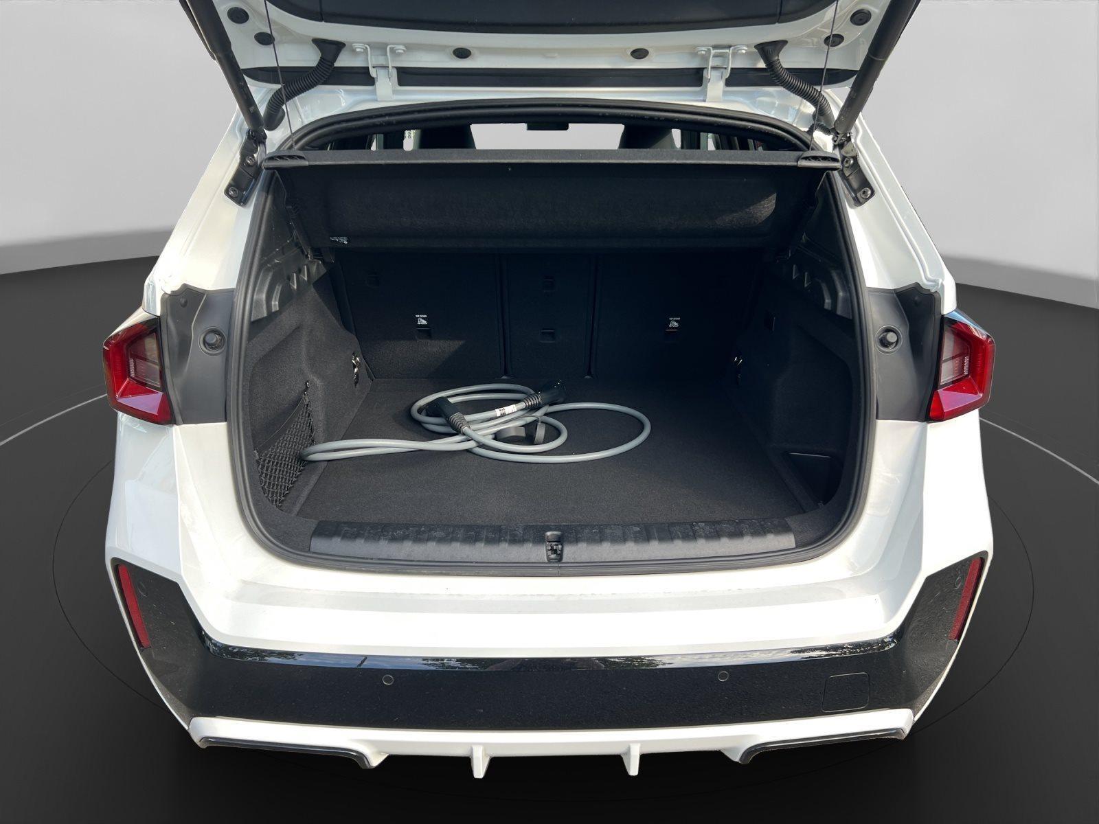 BMW iX1 – Bild 11