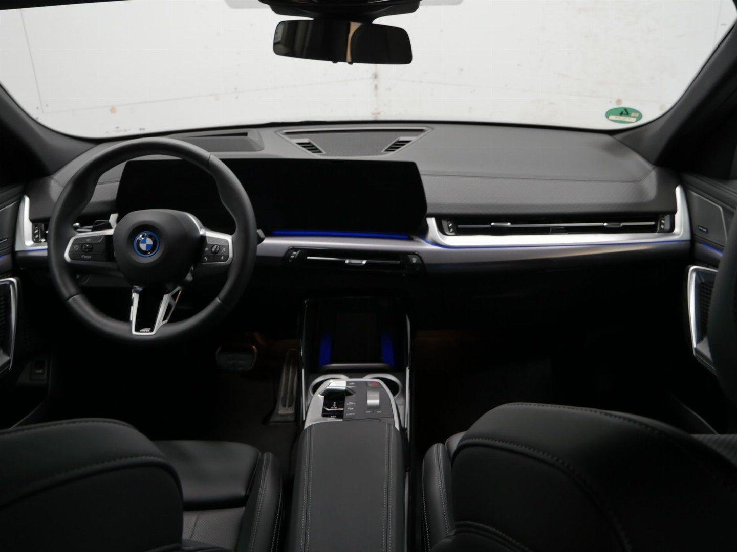 BMW iX2 – Bild 8