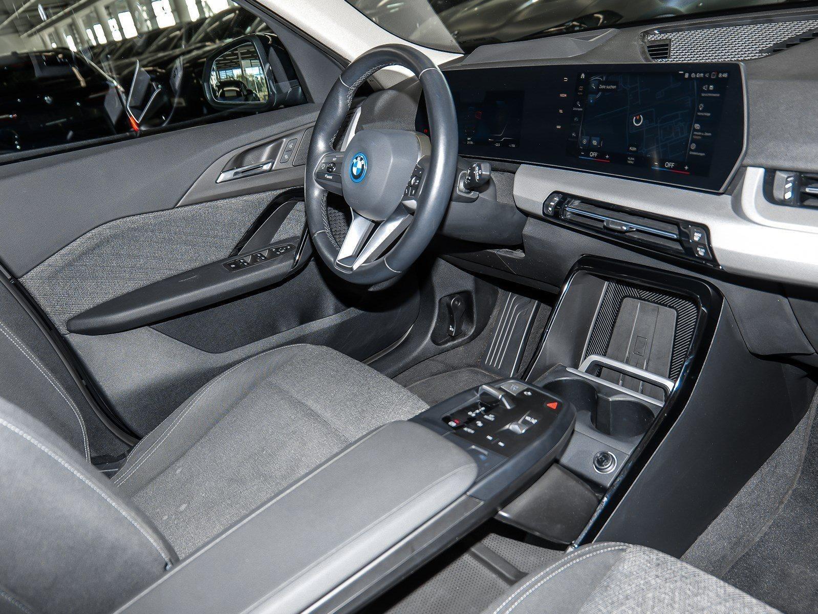BMW iX1 – Bild 12