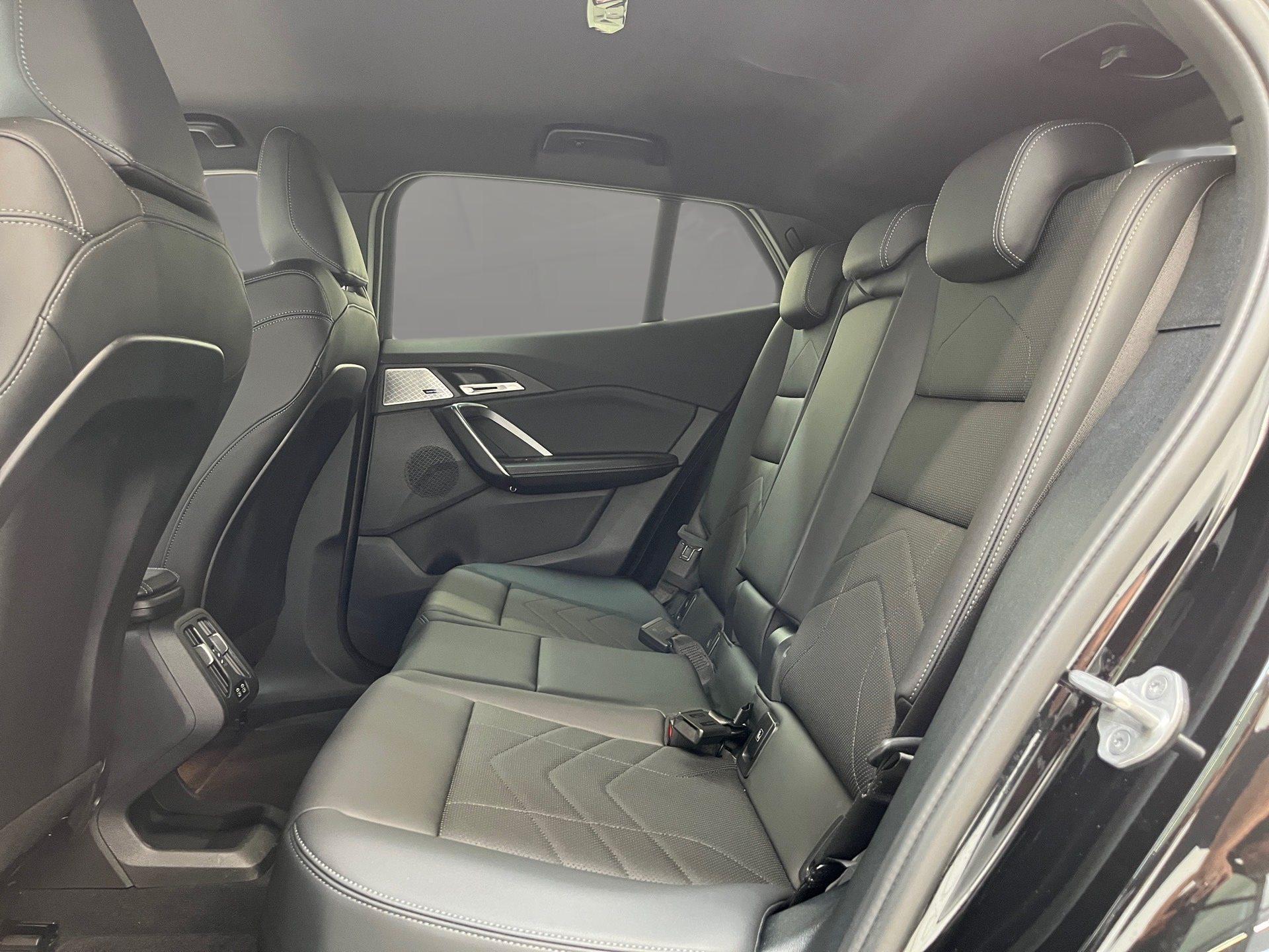 BMW iX2 – Bild 12