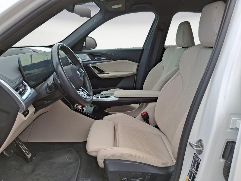 BMW iX1 – Bild 23