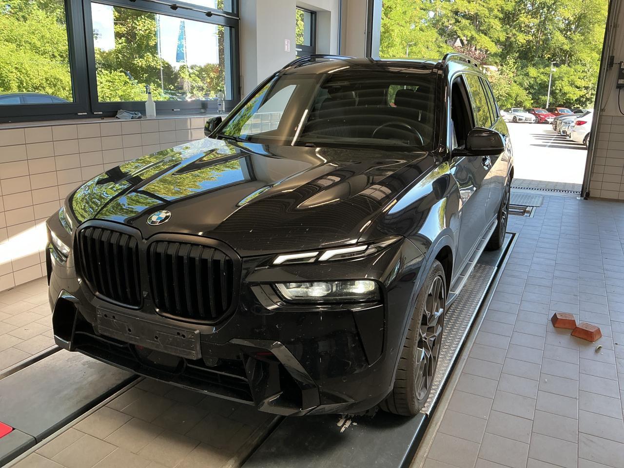 BMW X7 2023