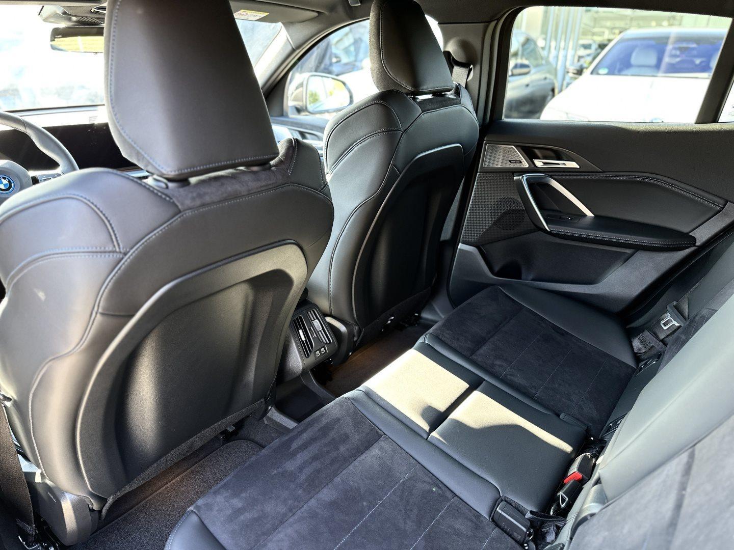 BMW iX2 – Bild 7