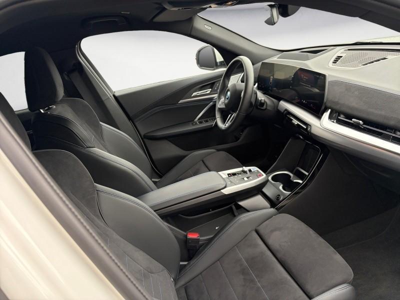BMW iX2 – Bild 16
