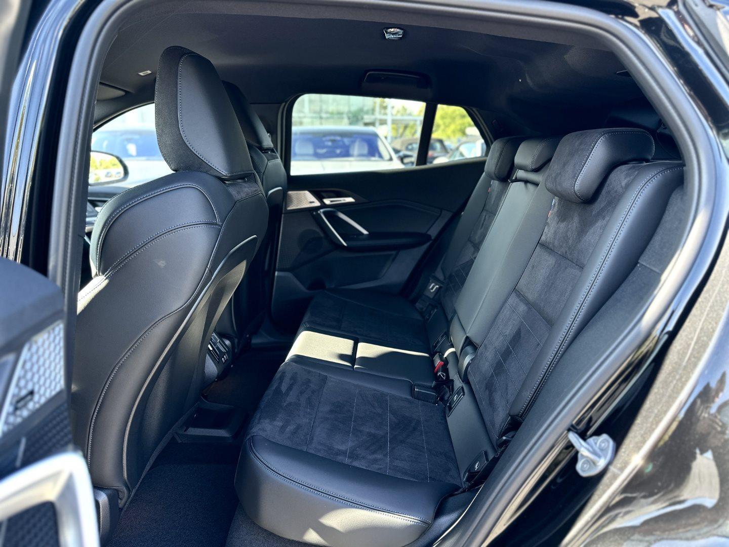 BMW iX2 – Bild 19