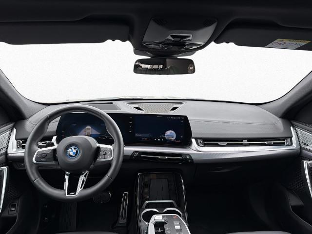 BMW iX2 – Bild 12