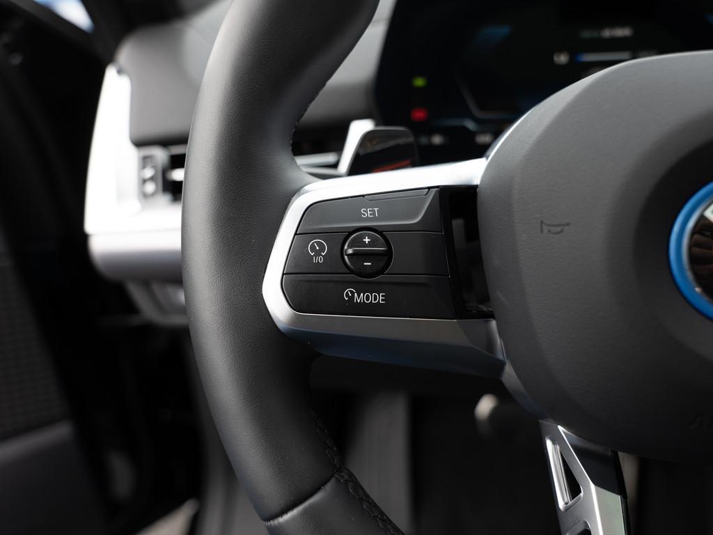 BMW iX2 – Bild 7