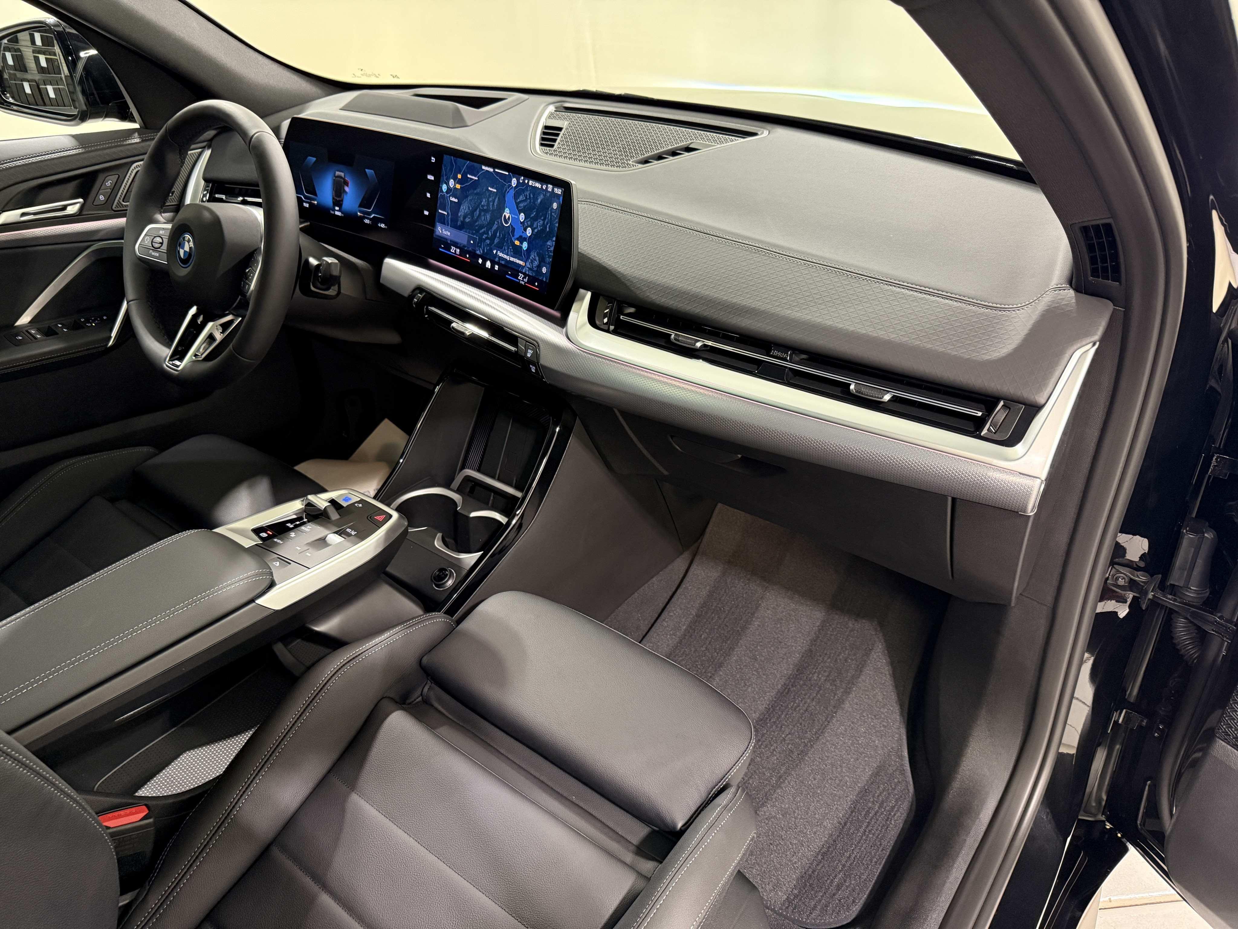 BMW iX2 – Bild 14