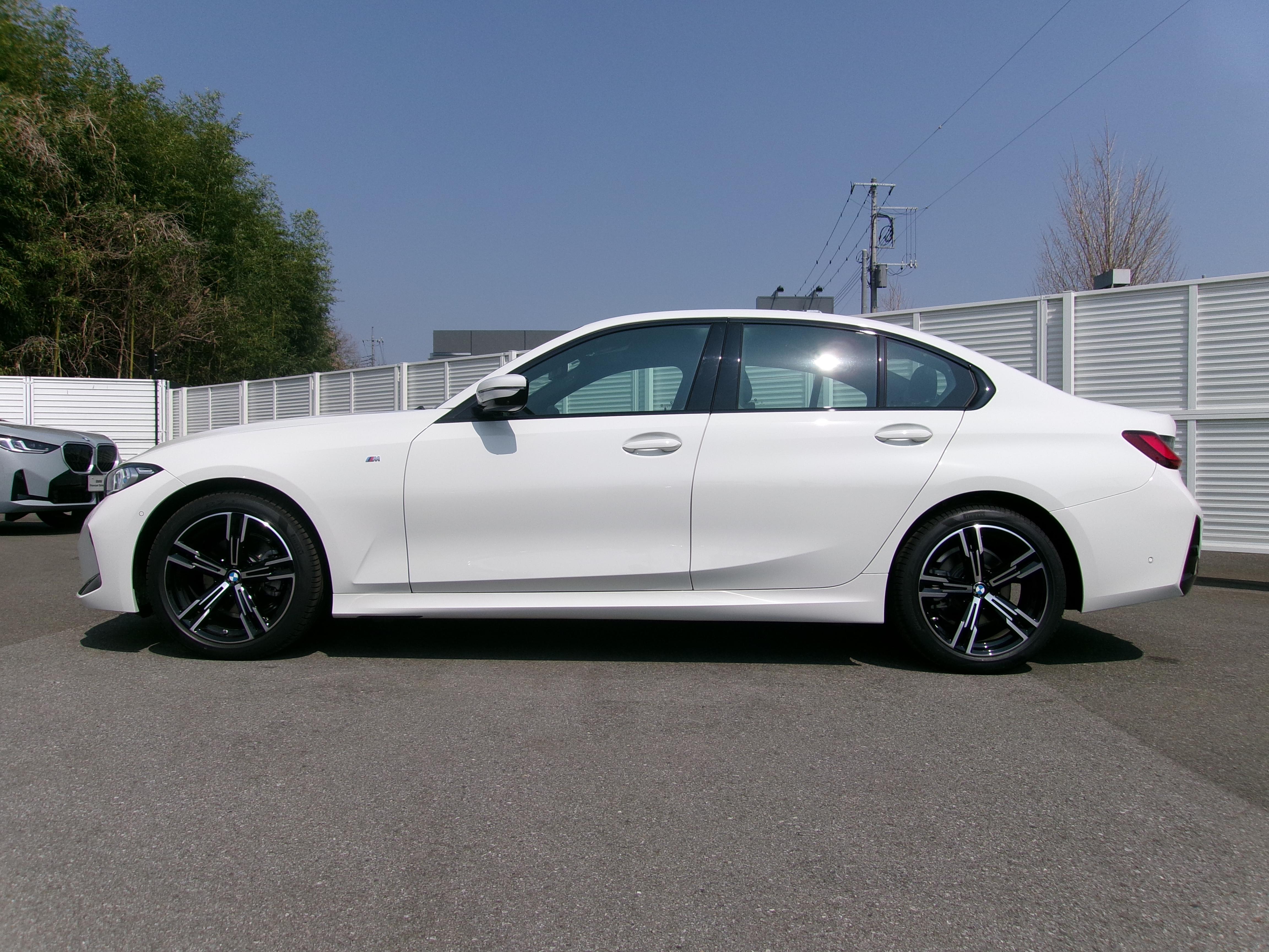 BMW 320i セダン (2025) M Sport buy online, lease or finance.