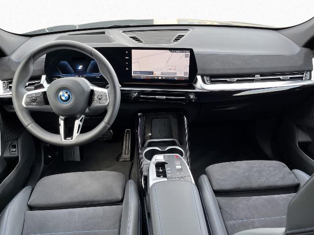 BMW iX2 – Bild 12