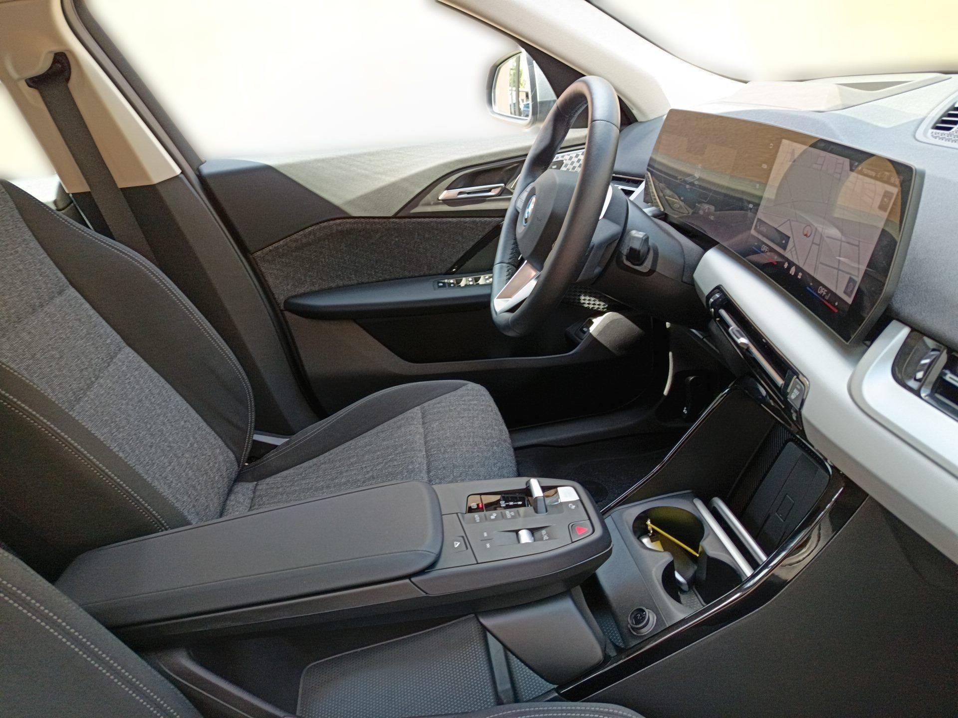 BMW iX2 – Bild 11