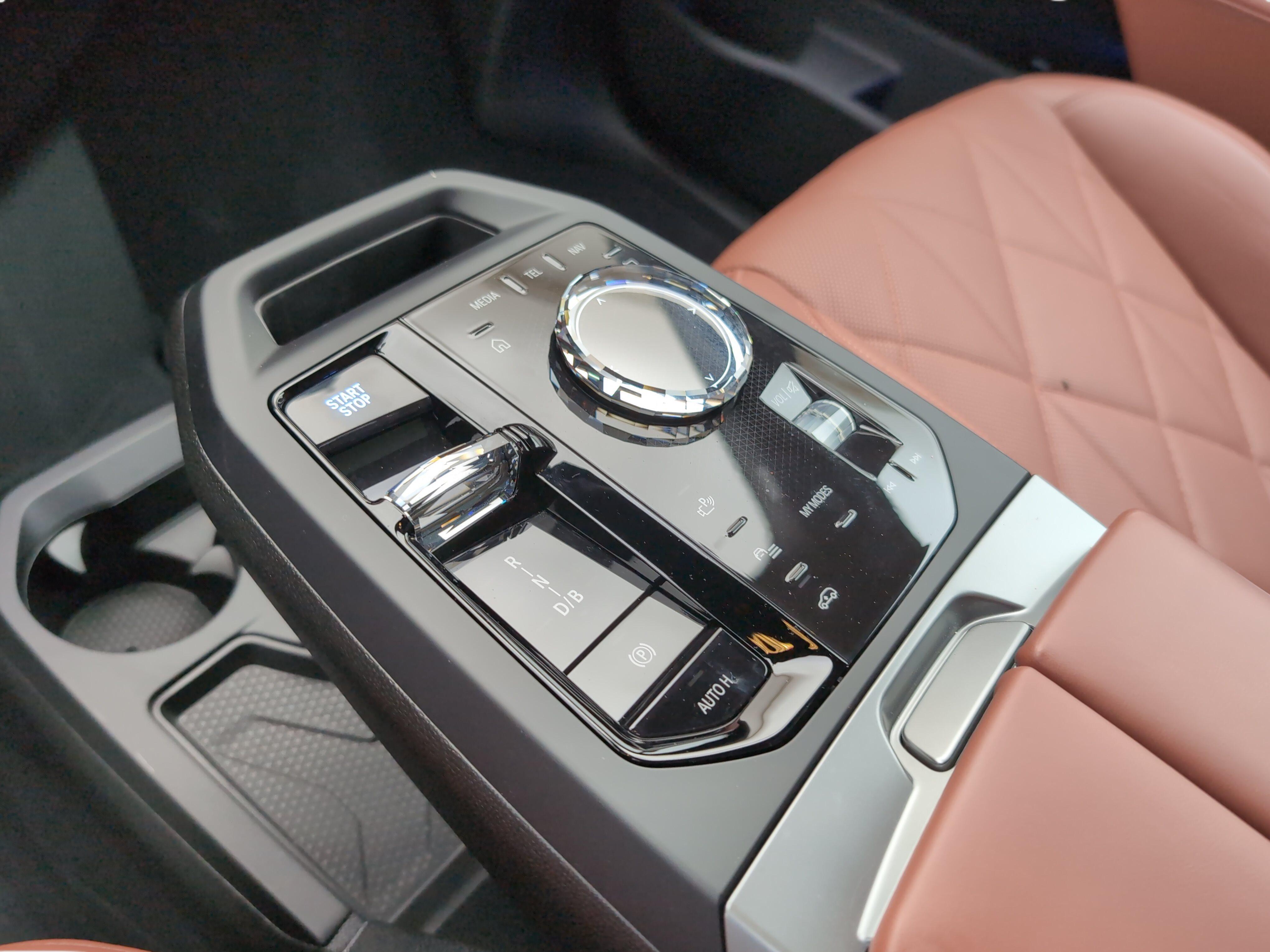 BMW iX – Bild 14