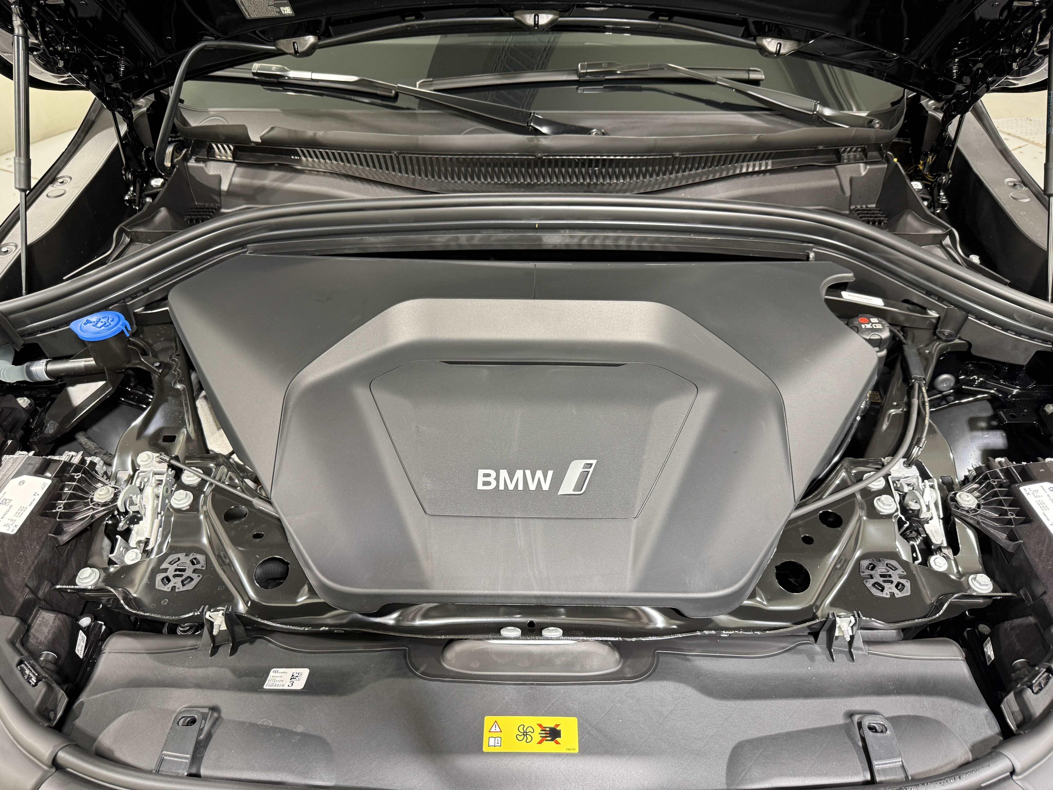 BMW iX2 – Bild 22