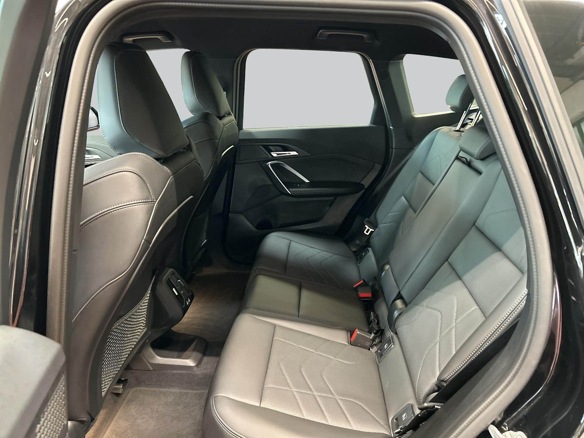 BMW iX1 – Bild 12