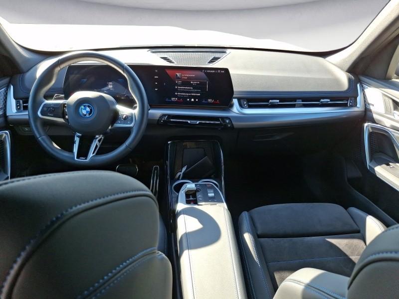 BMW iX1 – Bild 12