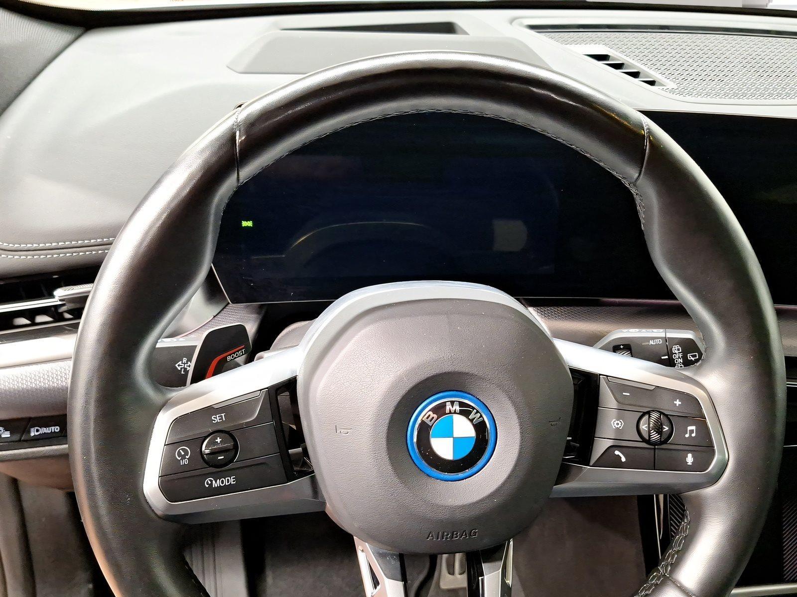 BMW iX1 – Bild 12