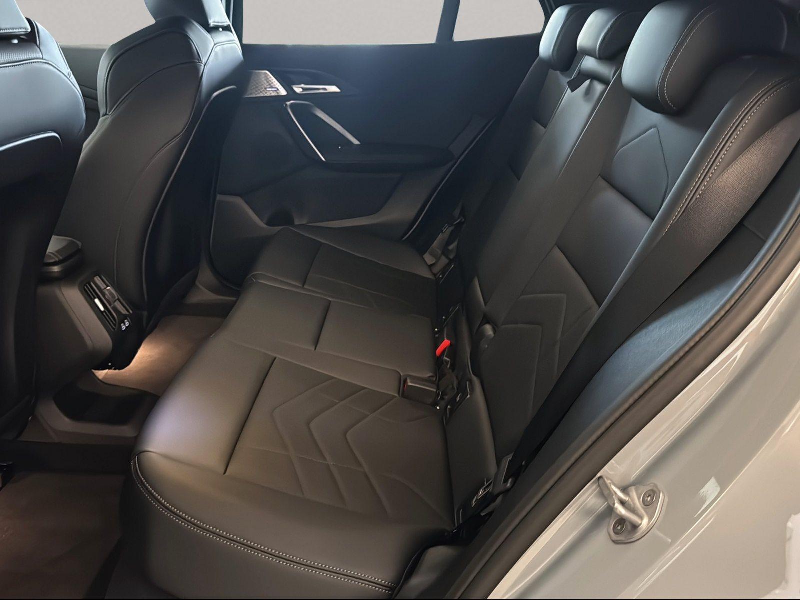 BMW iX2 – Bild 20