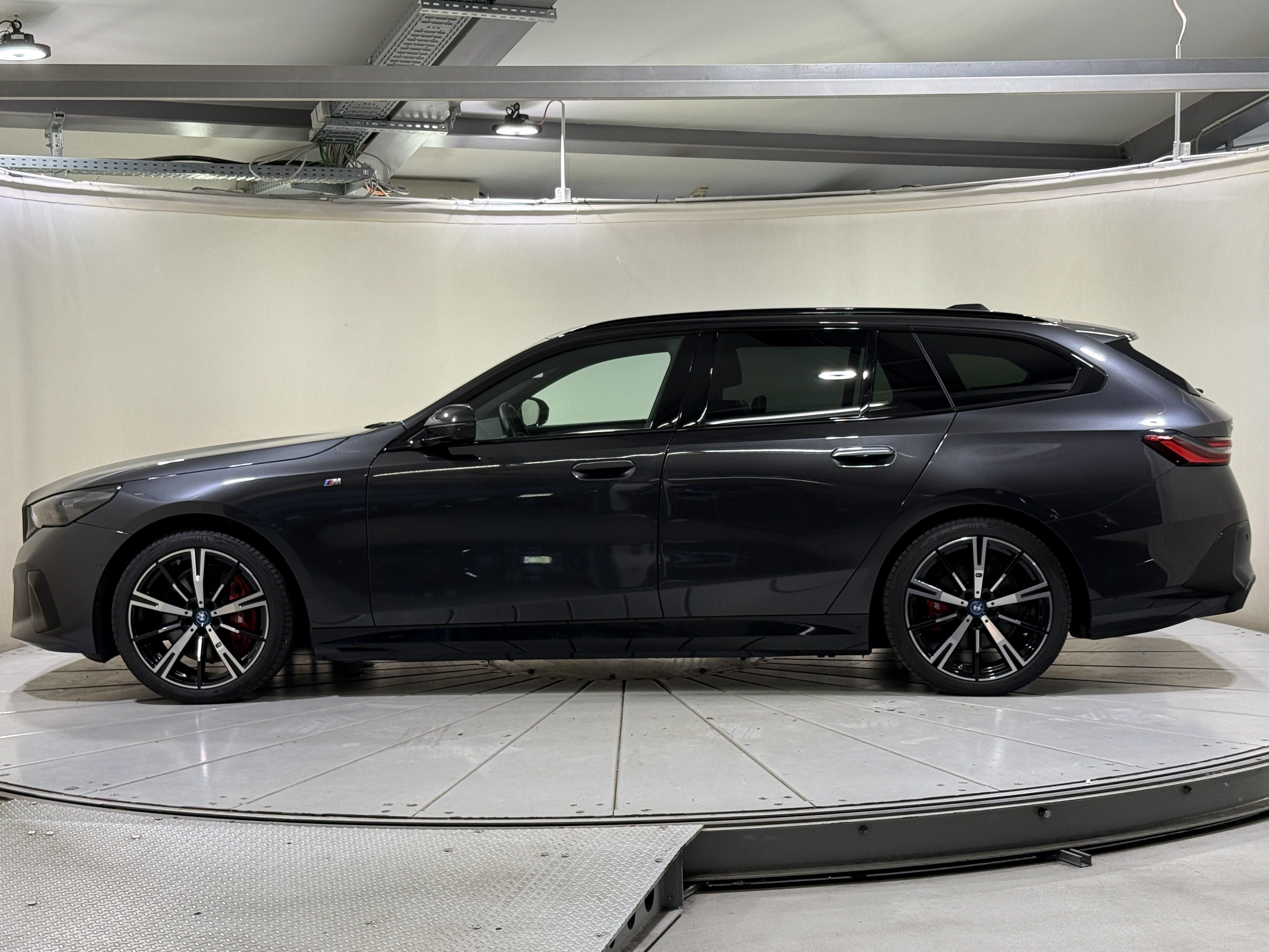 BMW i5 Touring – Bild 2