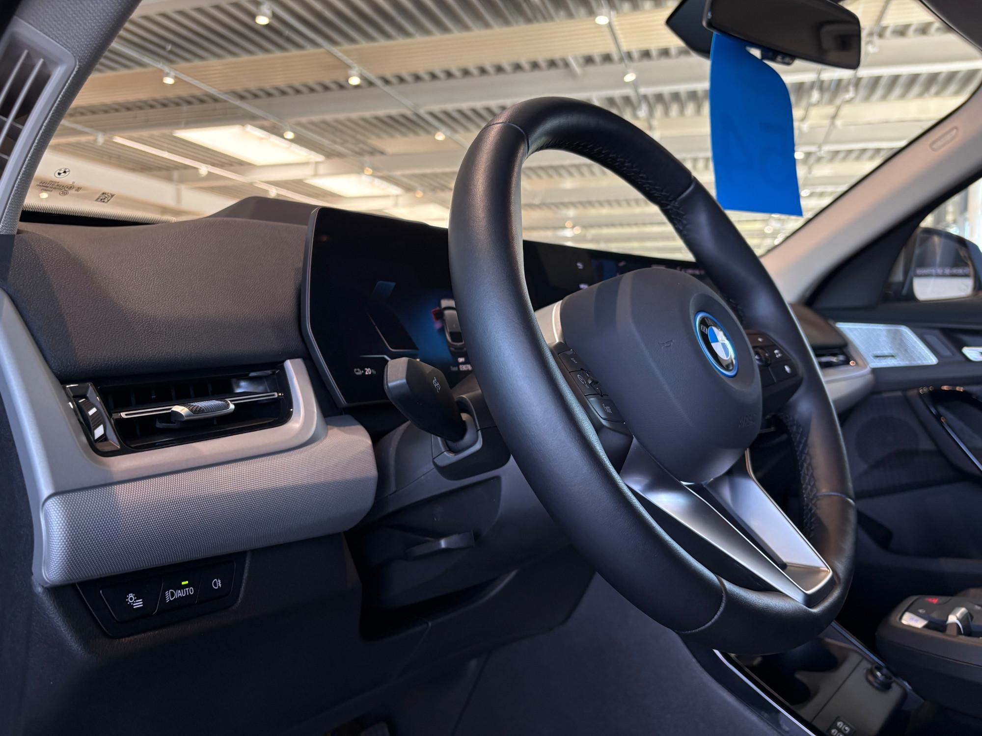BMW iX2 – Bild 19