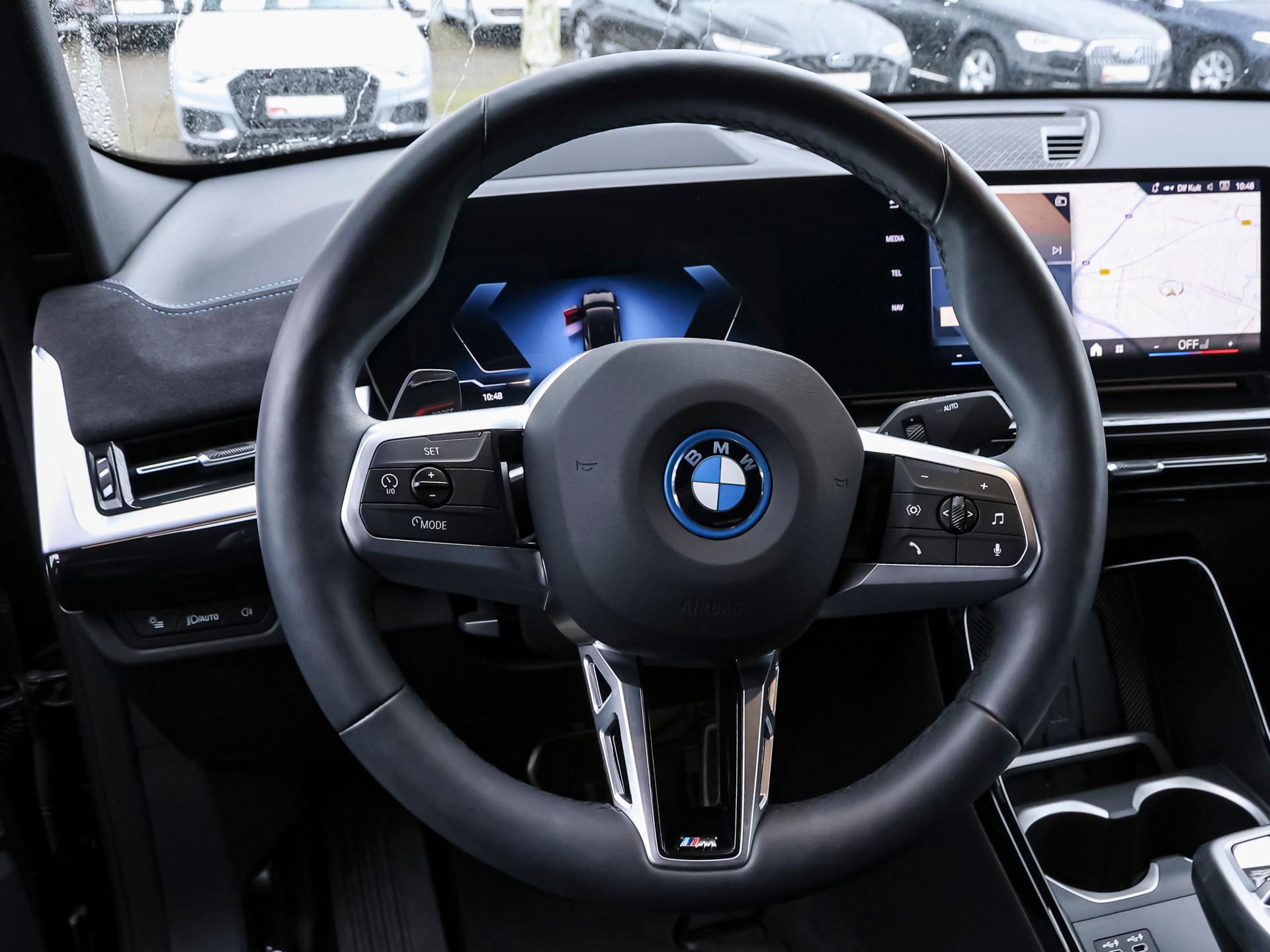 BMW iX2 – Bild 15