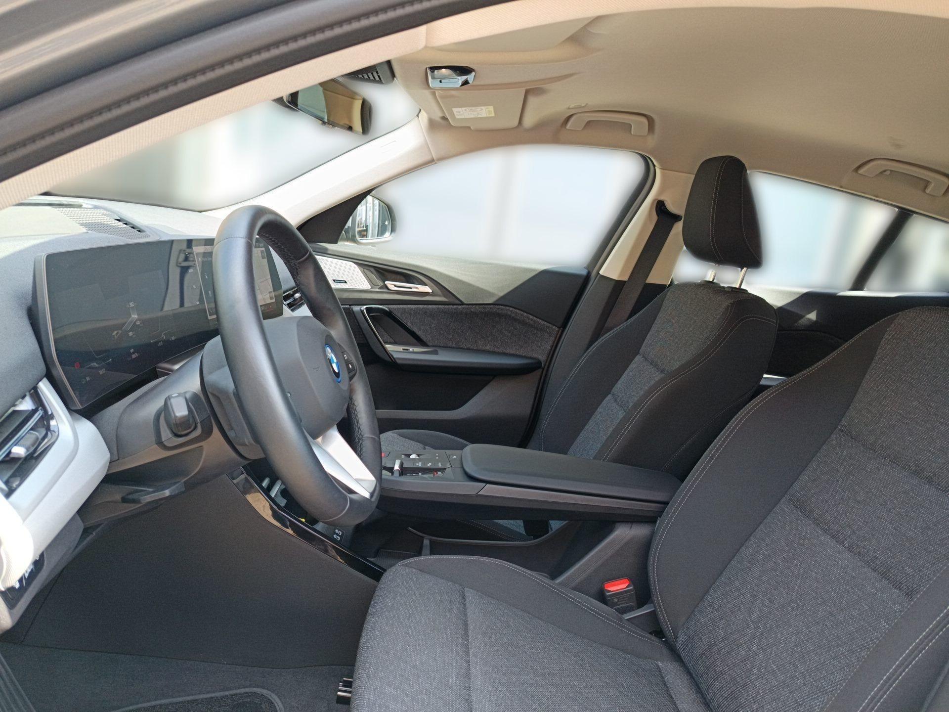 BMW iX2 – Bild 26