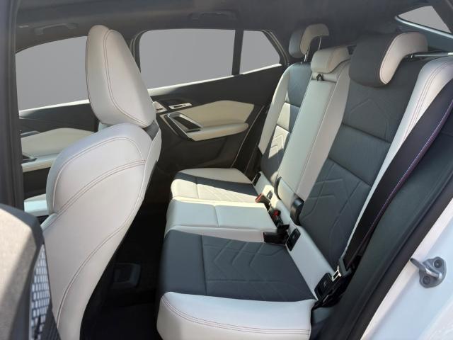 BMW iX2 – Bild 14