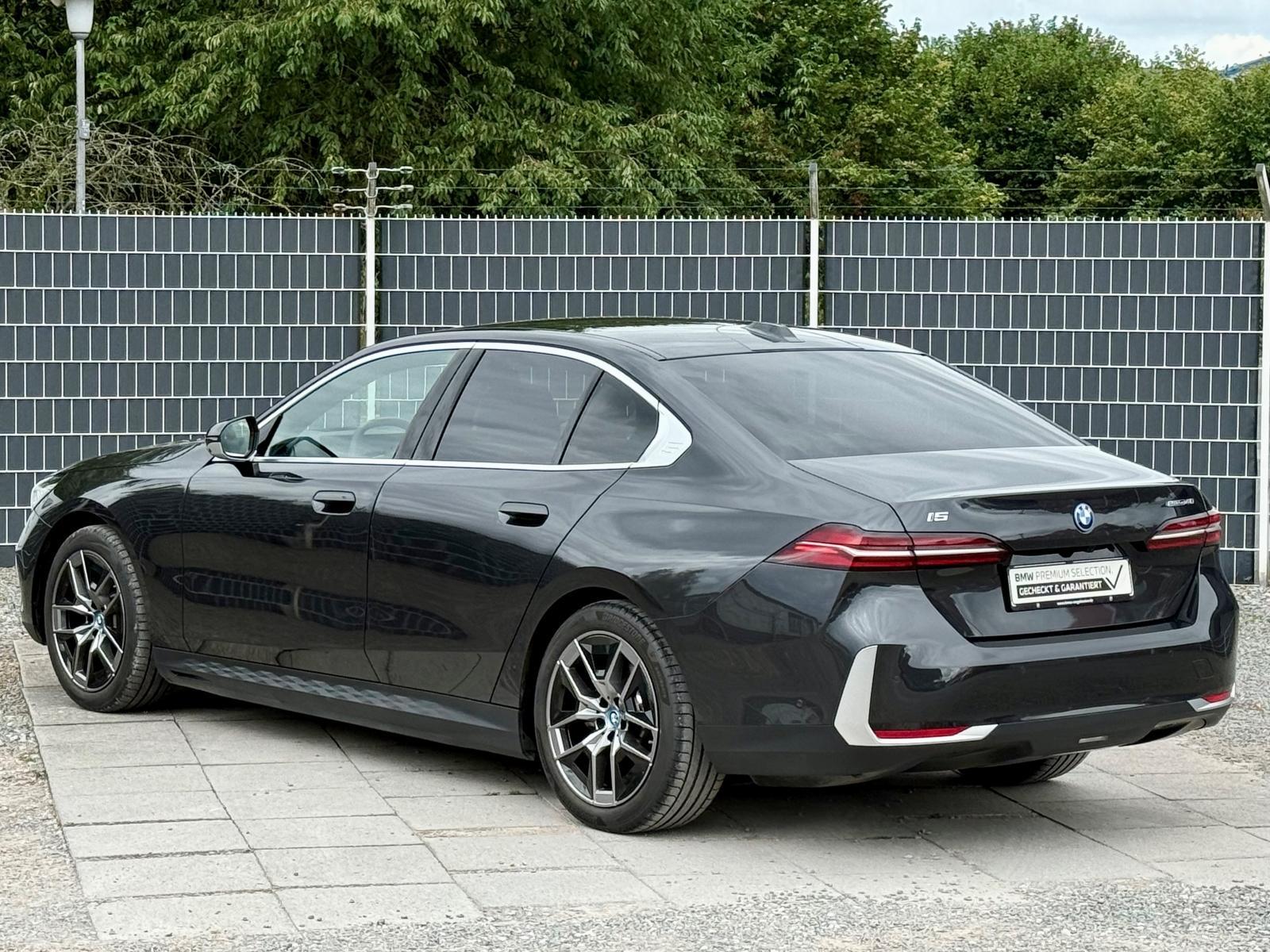 BMW i5