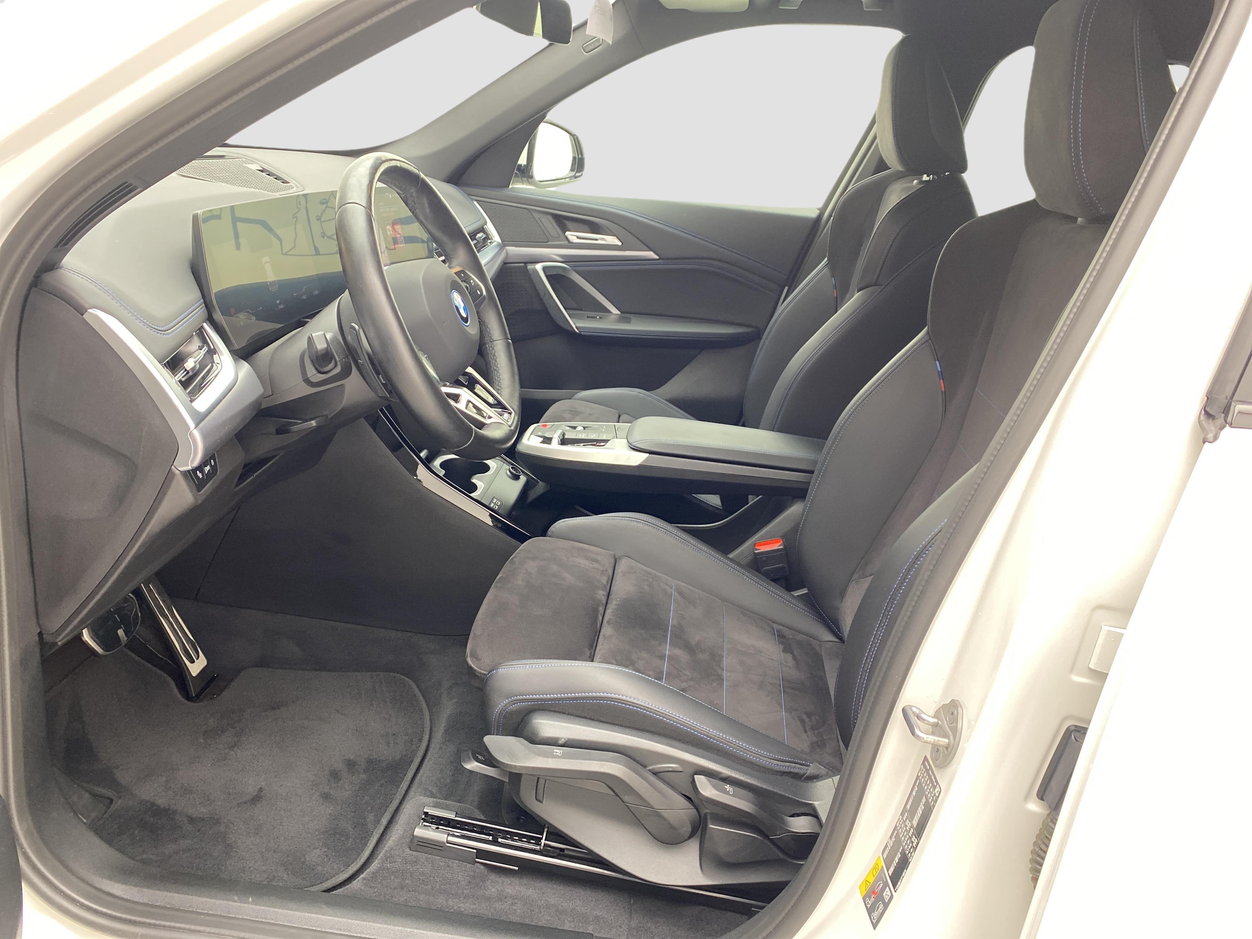 BMW iX1 – Bild 12