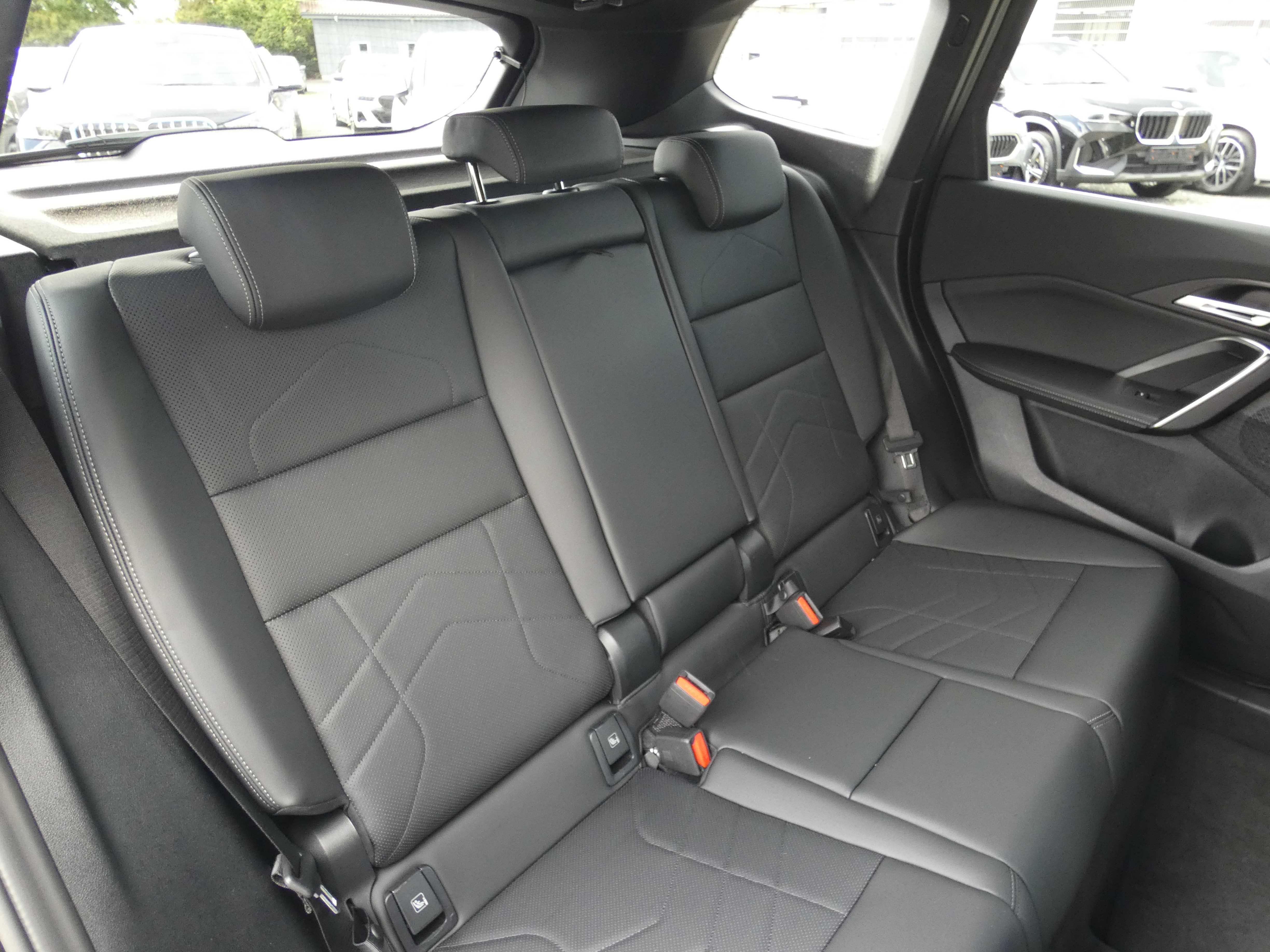 BMW iX1 – Bild 13