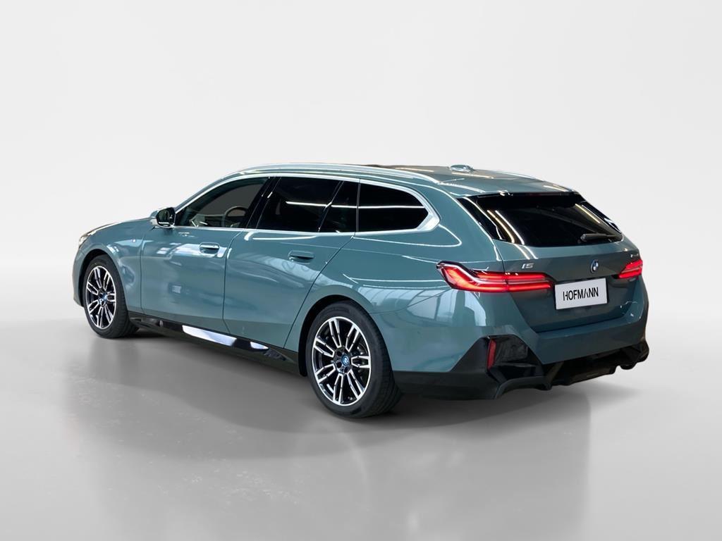 BMW i5 Touring – Bild 2
