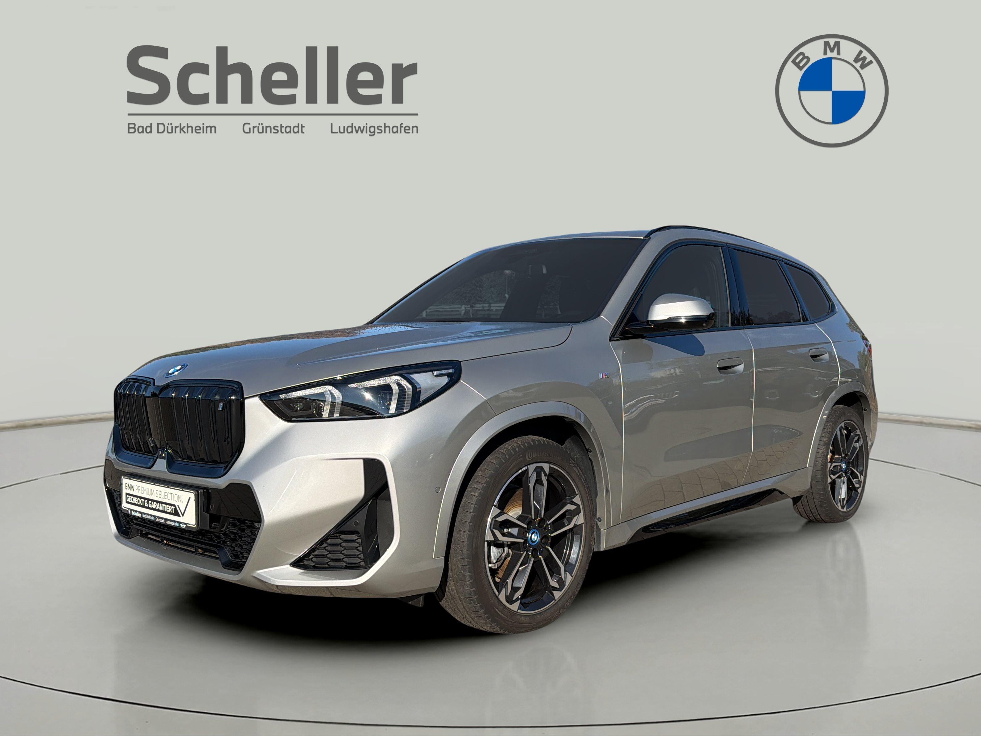 BMW iX1