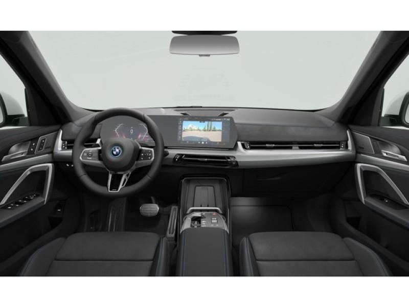 BMW iX1 – Bild 12