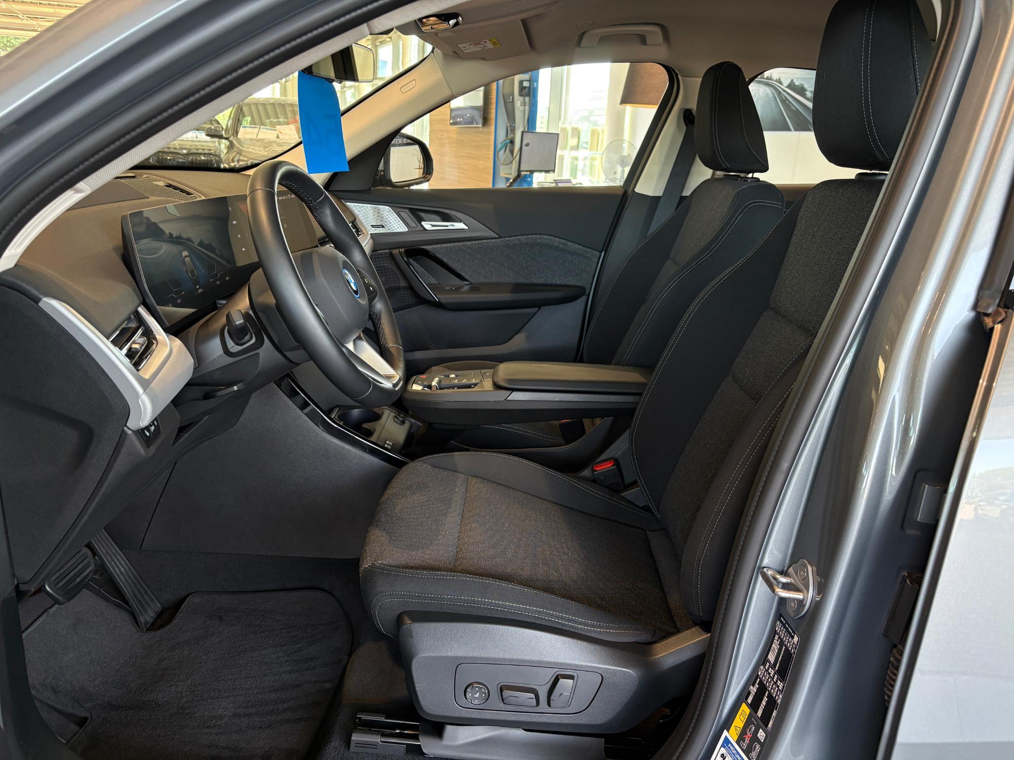 BMW iX2 – Bild 27