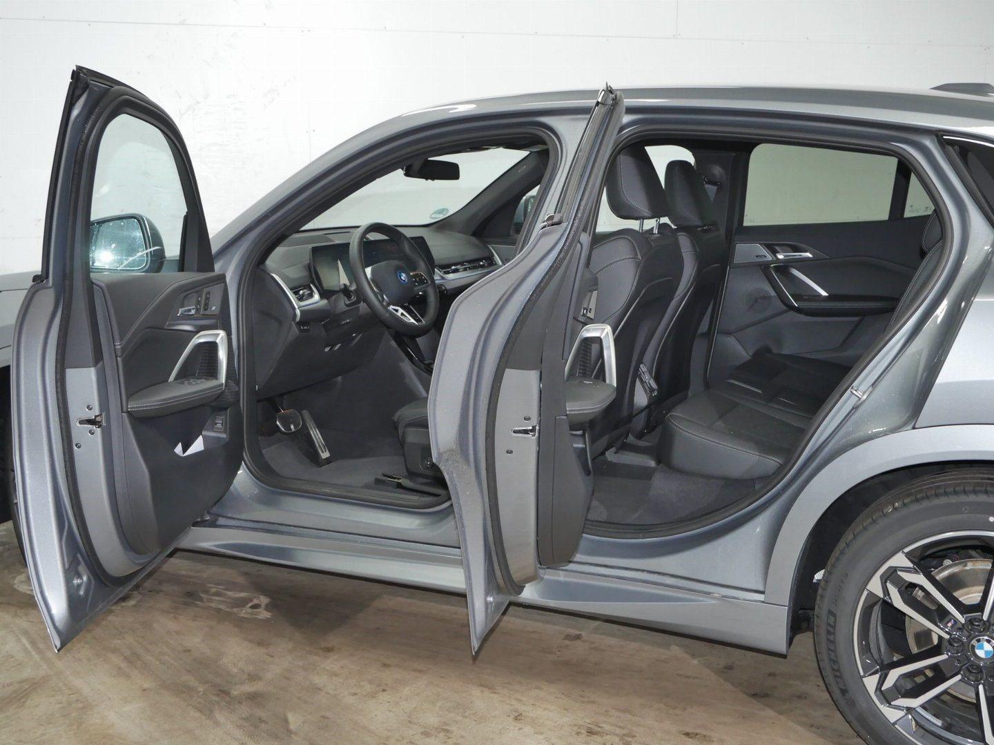 BMW iX2 – Bild 10