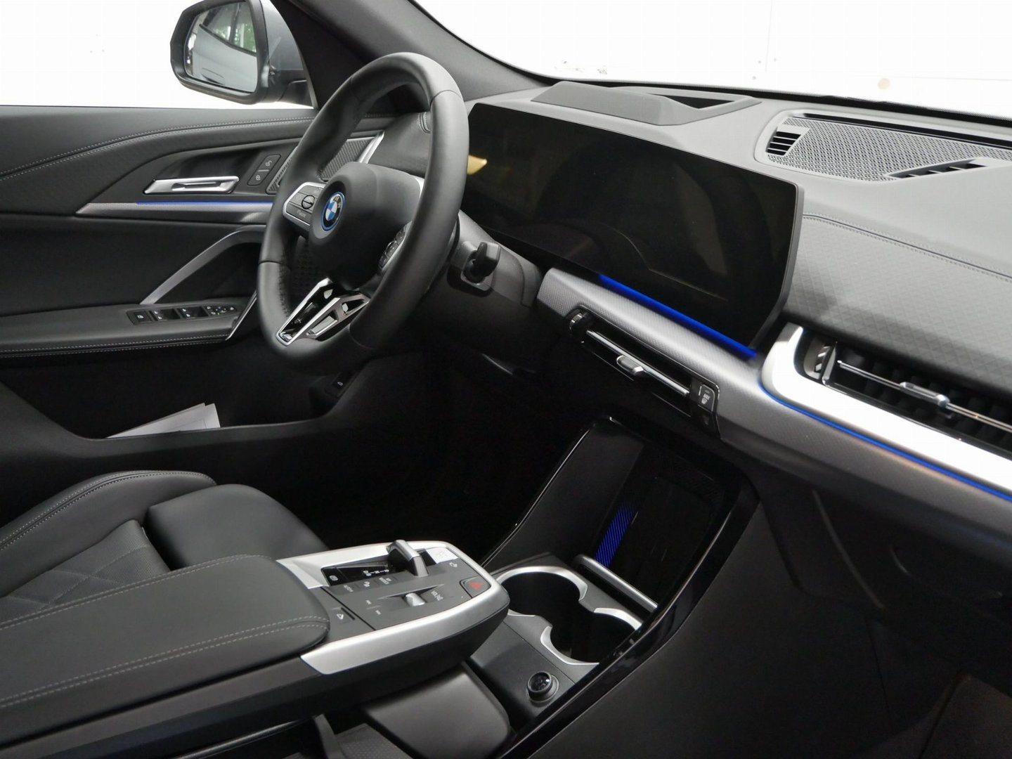 BMW iX2 – Bild 6