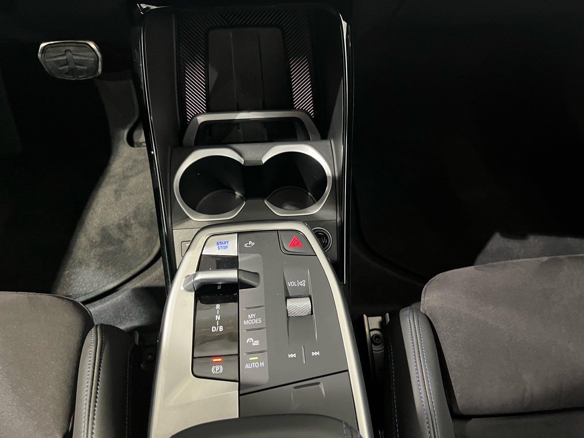 BMW iX1 – Bild 12