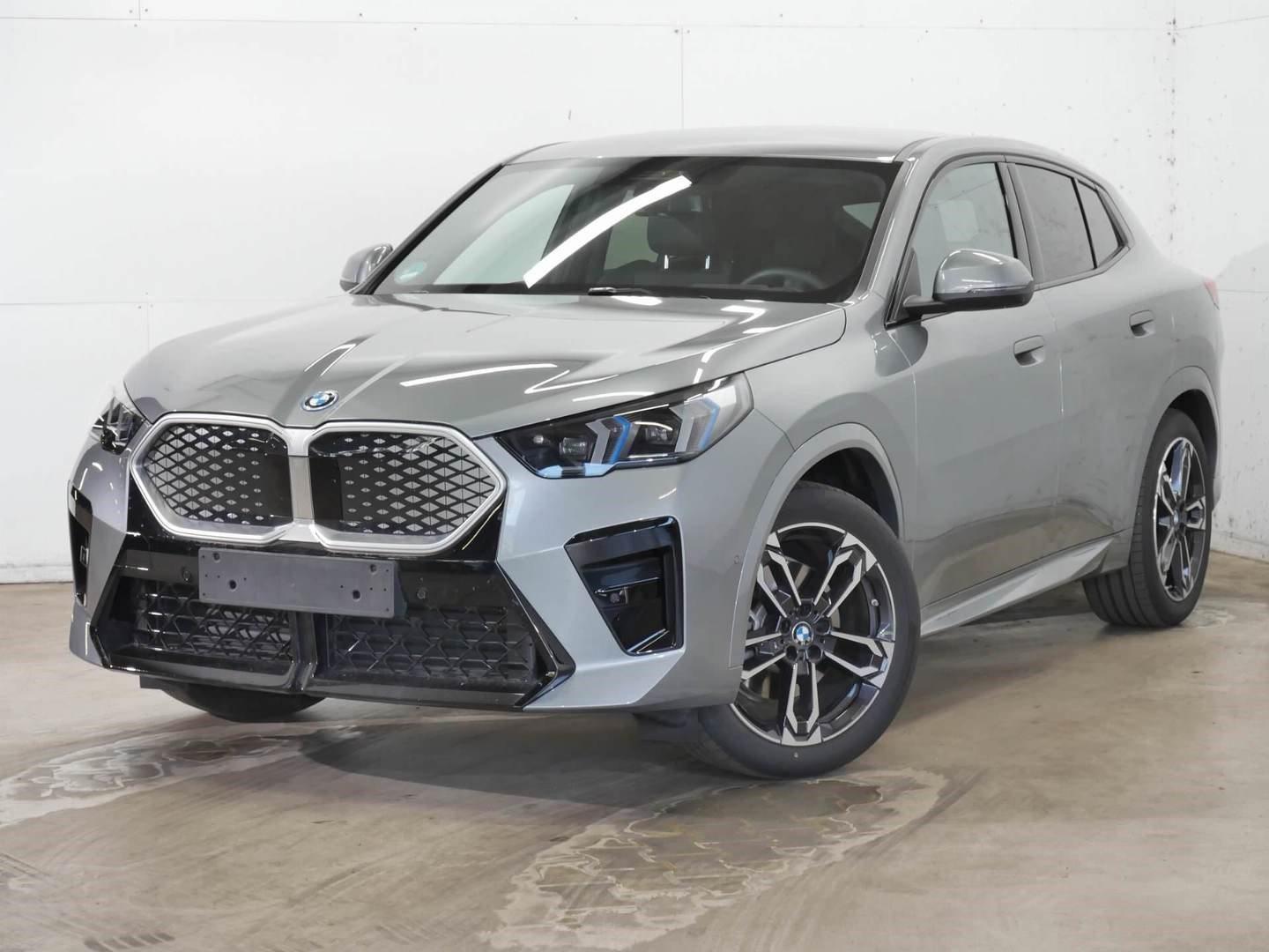 BMW iX2