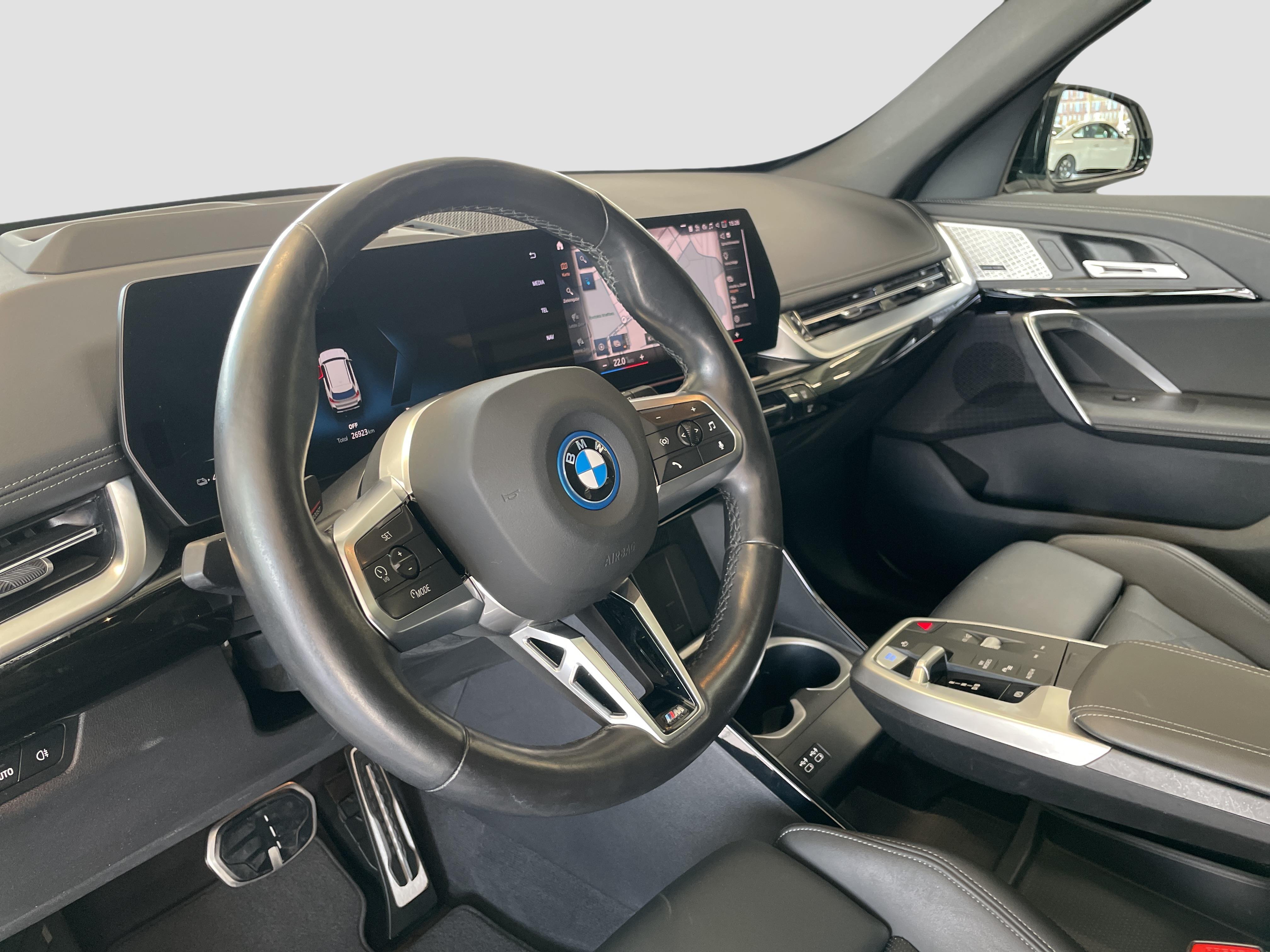 BMW iX1 – Bild 12