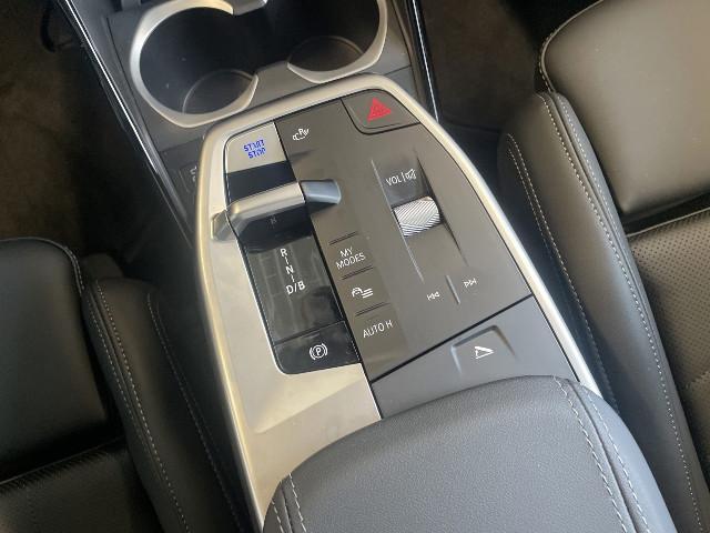 BMW iX2 – Bild 10