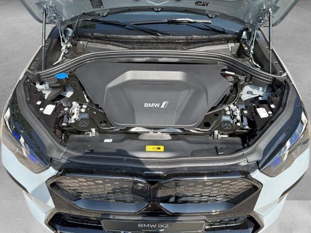 BMW iX2 – Bild 14