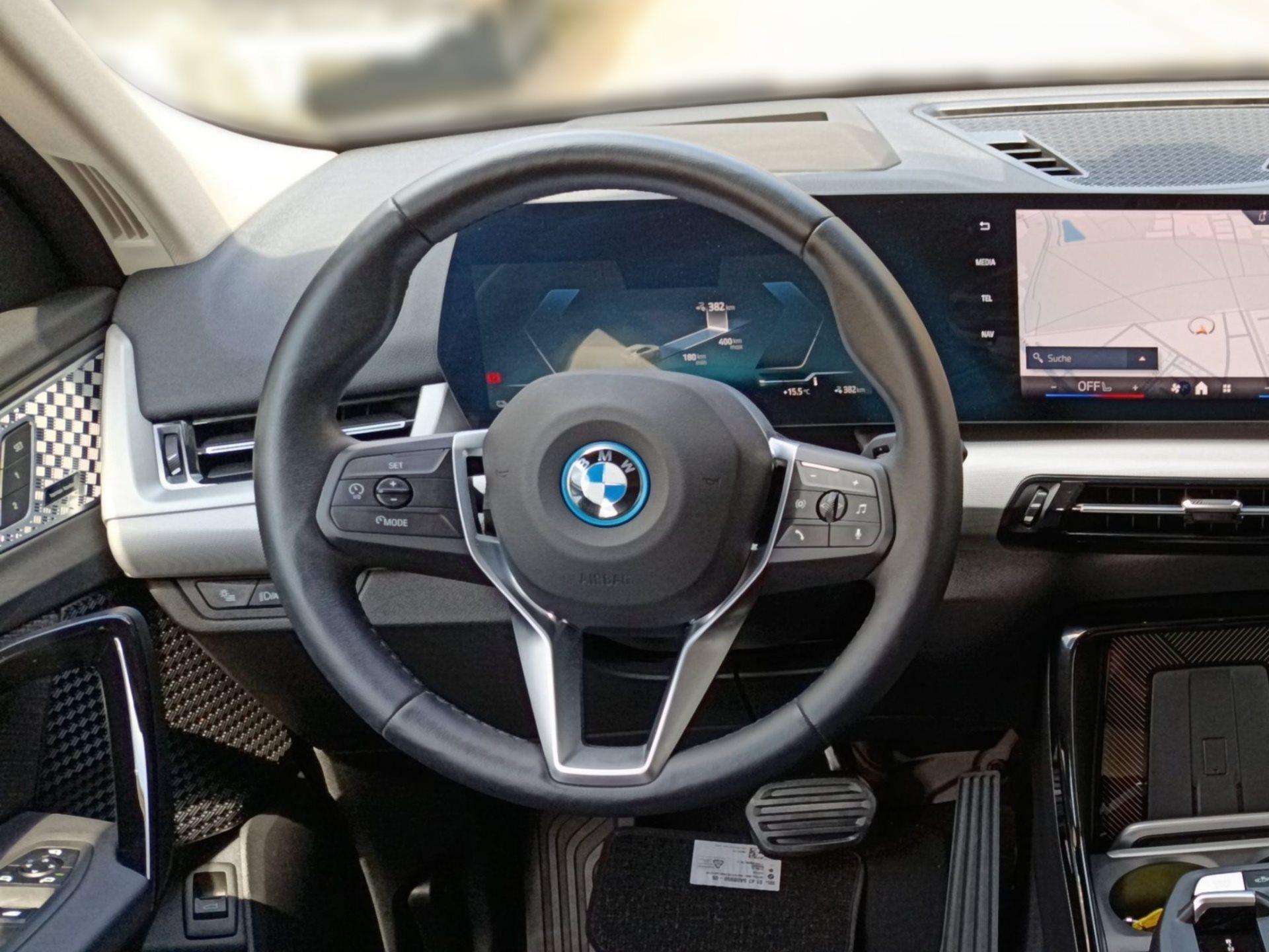 BMW iX2 – Bild 13