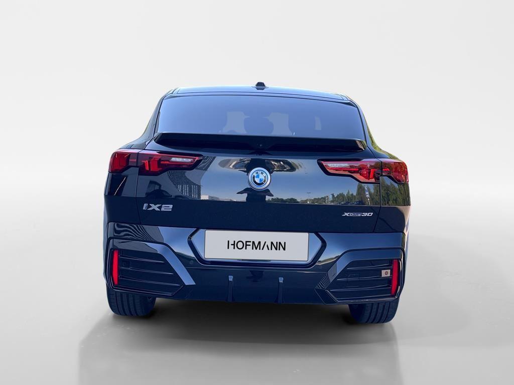 BMW iX2 – Bild 12