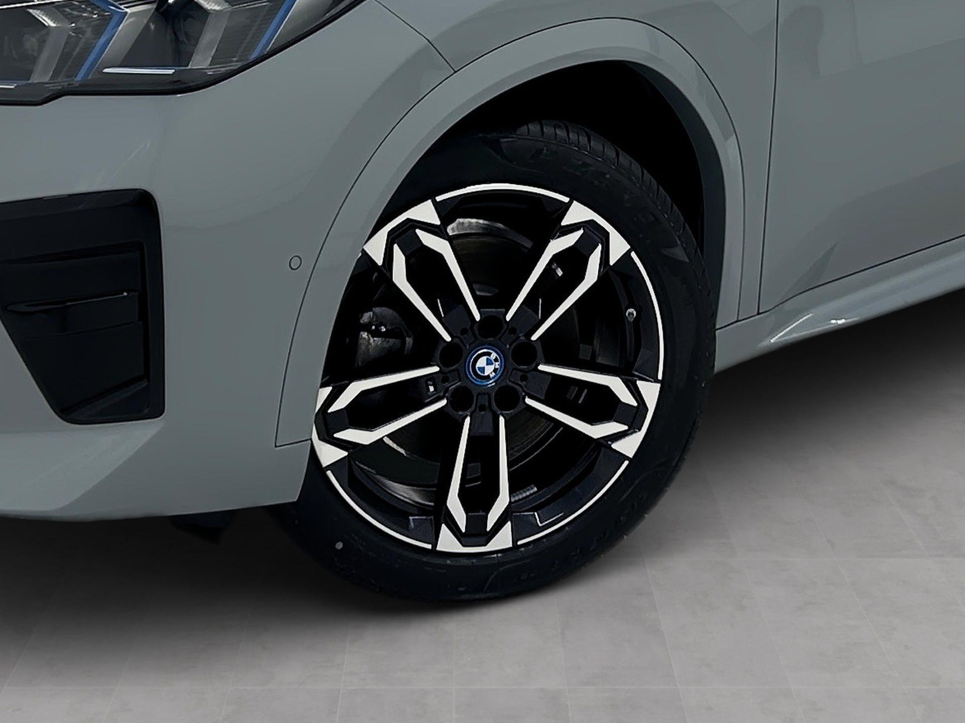 BMW iX2 – Bild 15