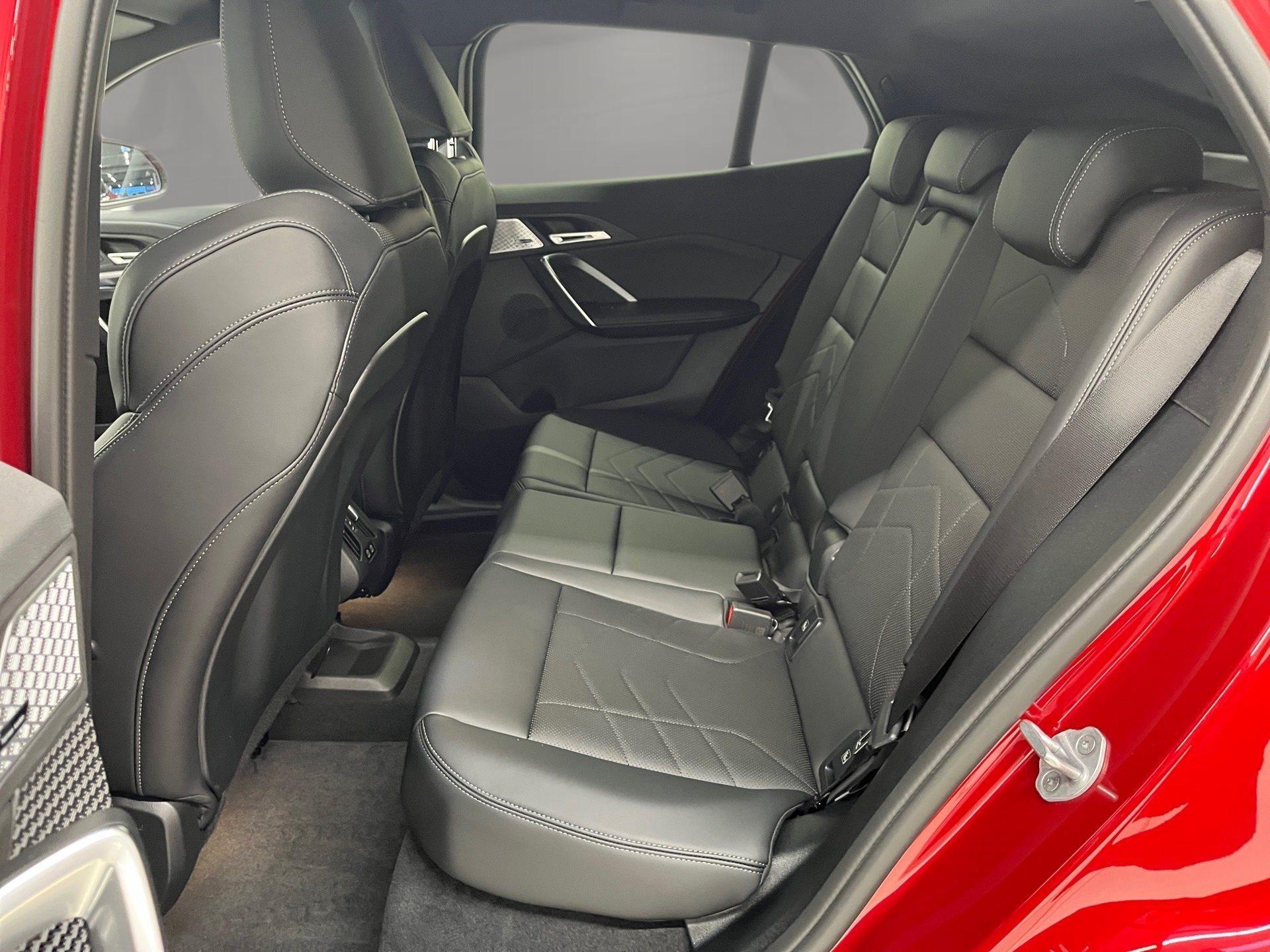BMW iX2 – Bild 16