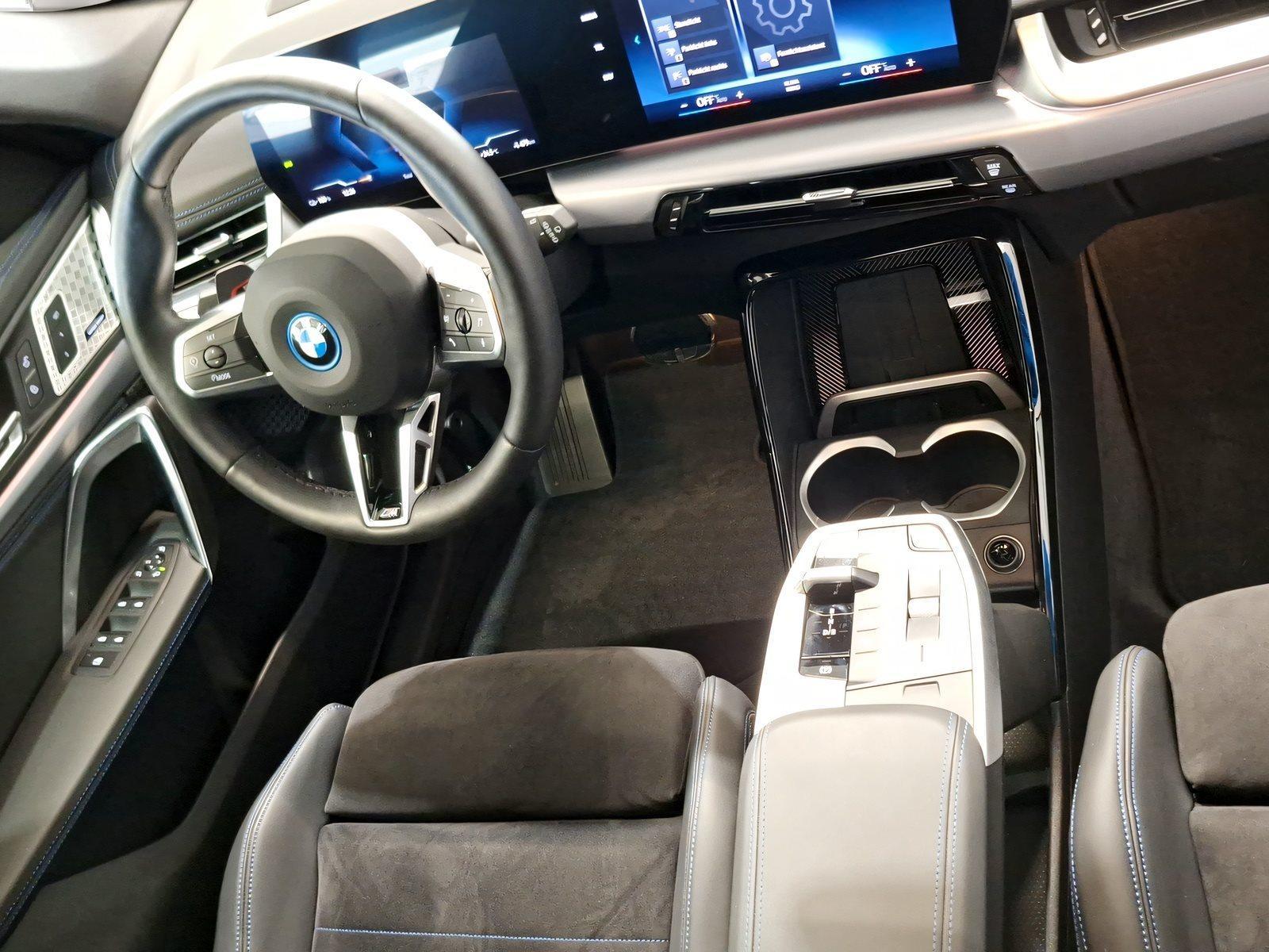 BMW iX1 – Bild 12